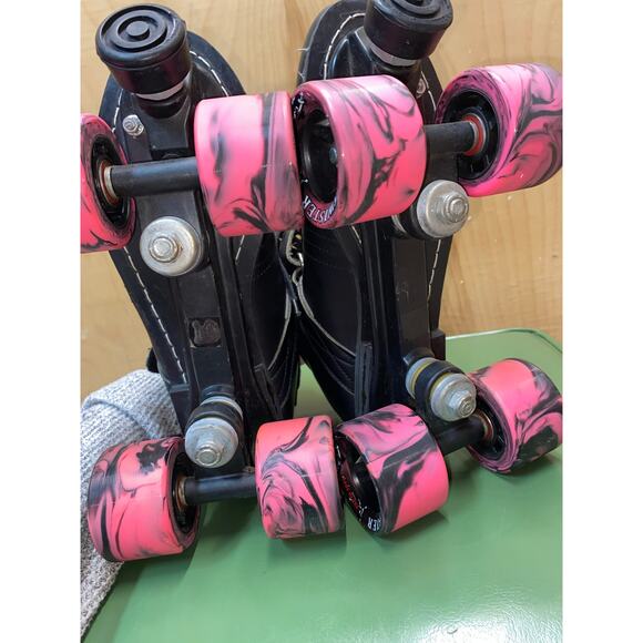 VNLA Renegade Roller Derby Skates - Picture 4 of 12